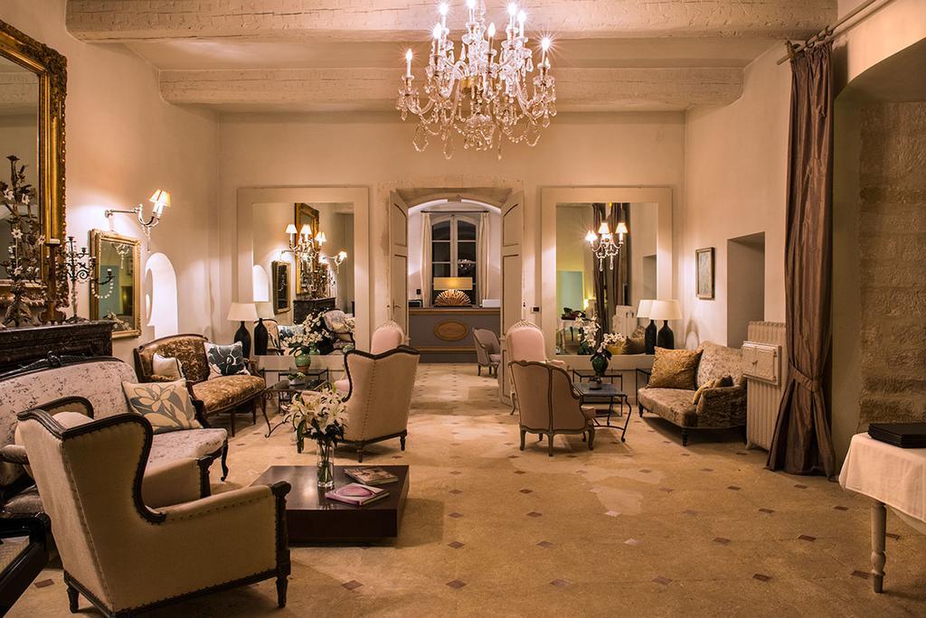 Chateau De Massillan Uchaux Bagian luar foto